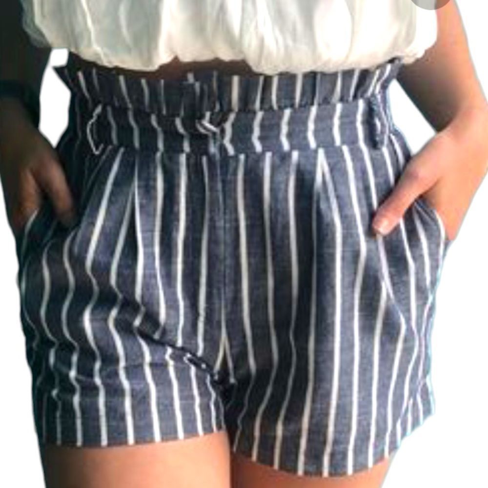 Lydelle Paper-bag waist striped shorts large